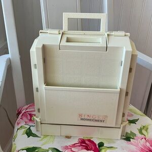 Vintage Collectible 1983 SINGER Home Chest Sewing Storage Caddy